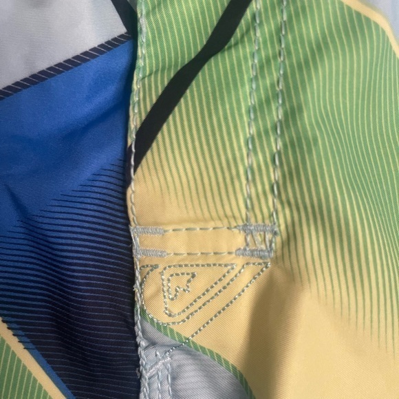 Quiksilver Men’s Board Shorts Swim Trunks size 34 - Picture 3 of 5